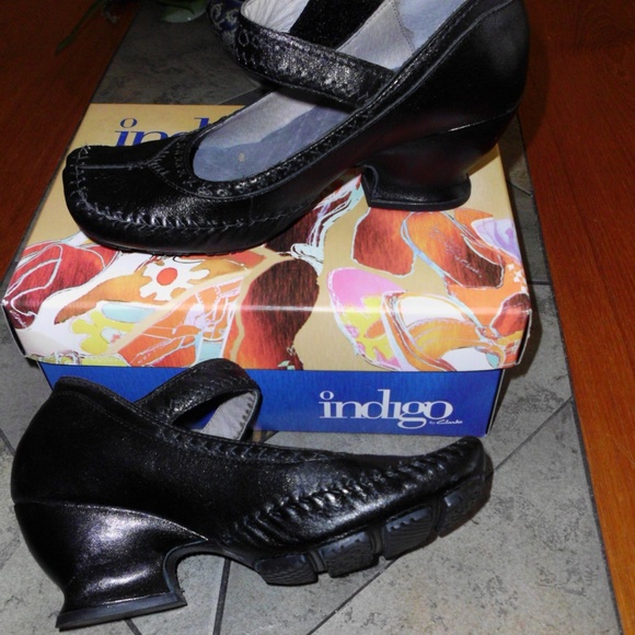 clarks indigo mary jane shoes